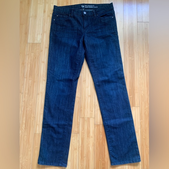 GAP Straight Fit Jeans - Picture 1 of 4